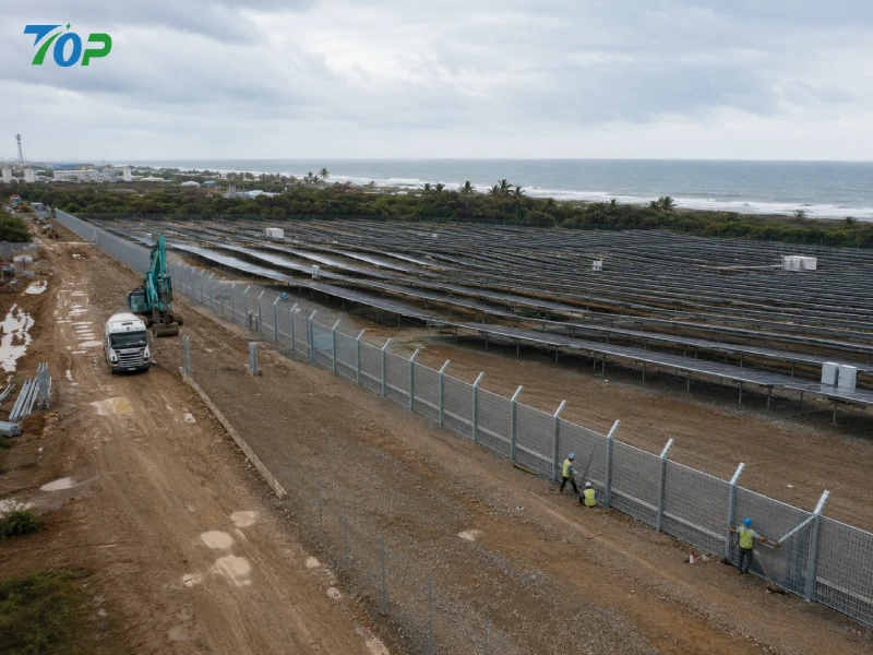 Zakaj se podjetja EPC usmerjajo k modularnim solarnim ograjnim sistemom